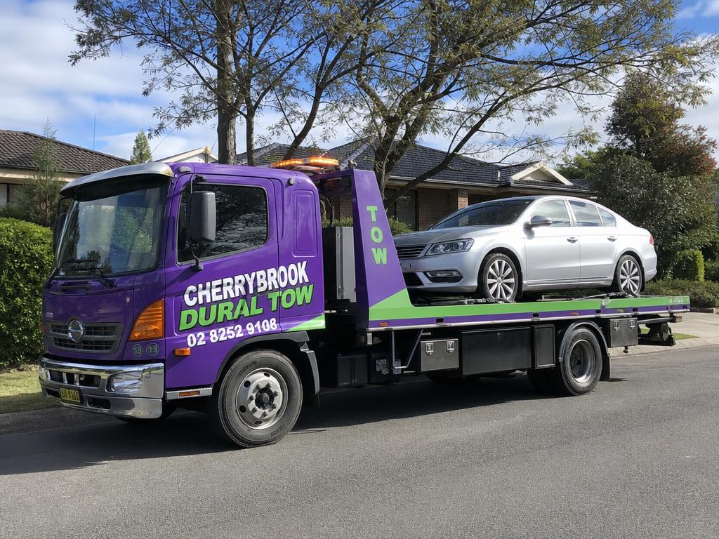 Car towing by Cherrybrook Dural Tow, phone 02 8252 9108